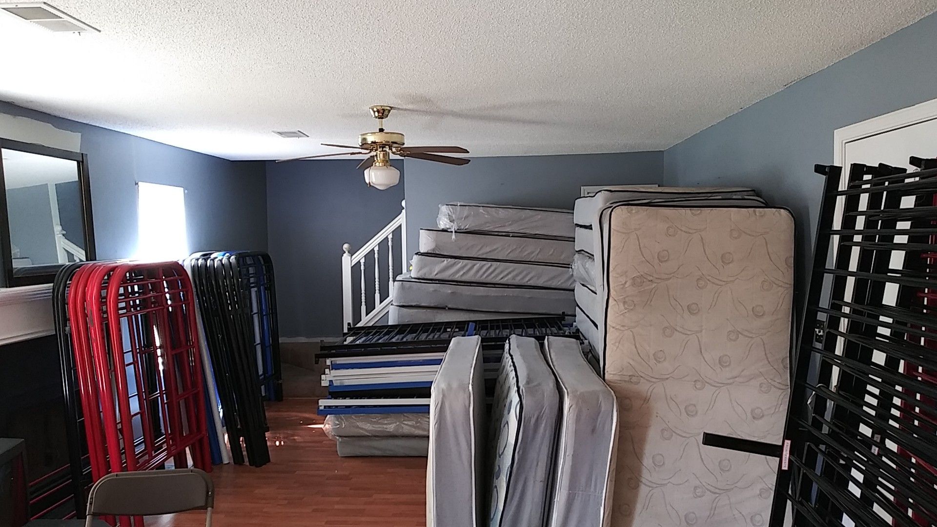 Bunk beds in really good condition 13 bunk beds