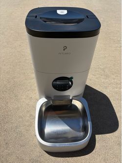Petlibro automatic pet feeder