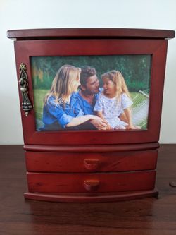 Jewelry organizer