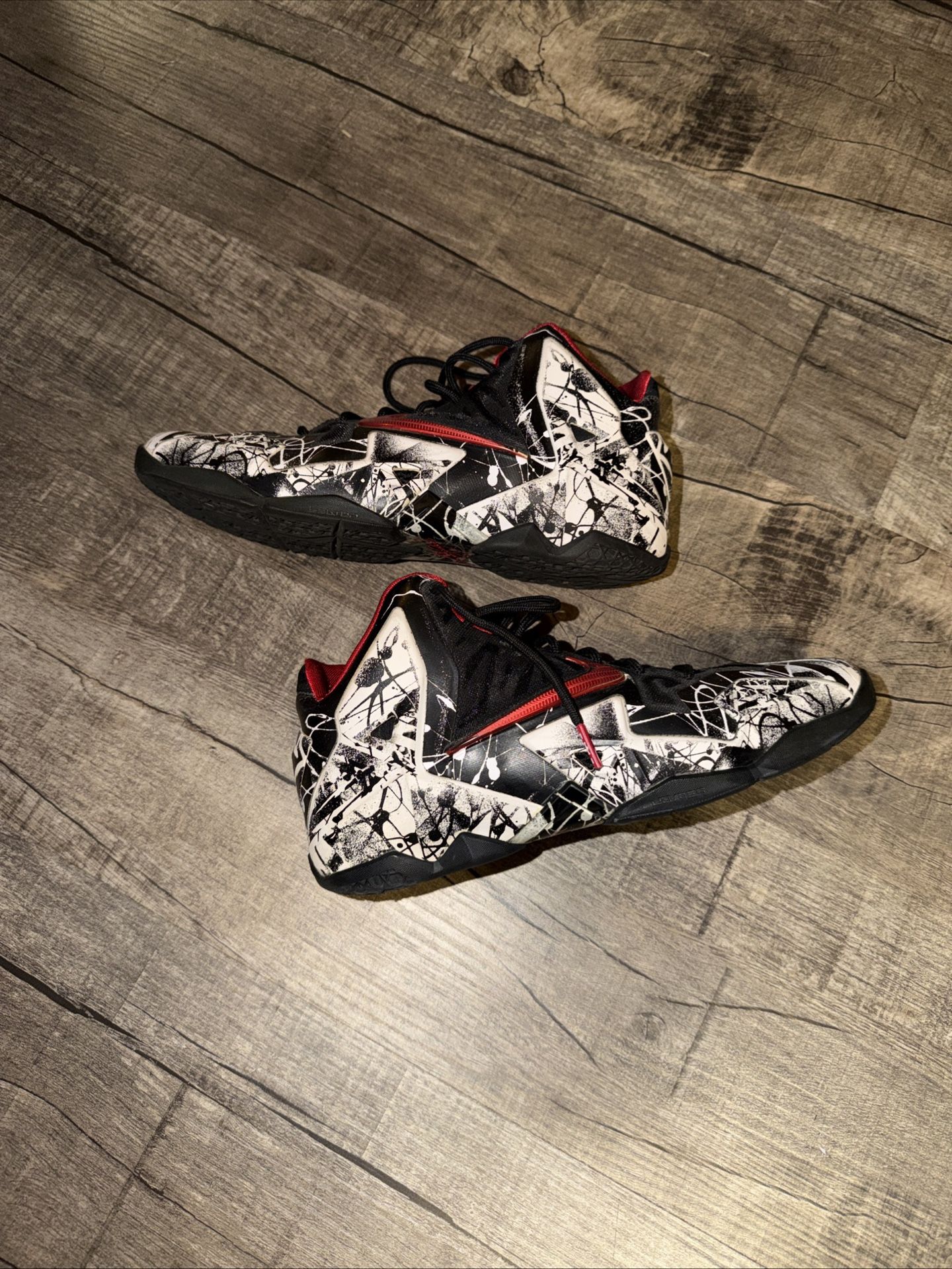 Nike Lebron 11 White/University Red-Black Graffiti Size 6.5Y NO INSOLES