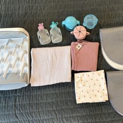 Baby Toddler: 2 Changing Pads, 3 Organic Cotton Burp Cloth, 2 Ruru Jellies