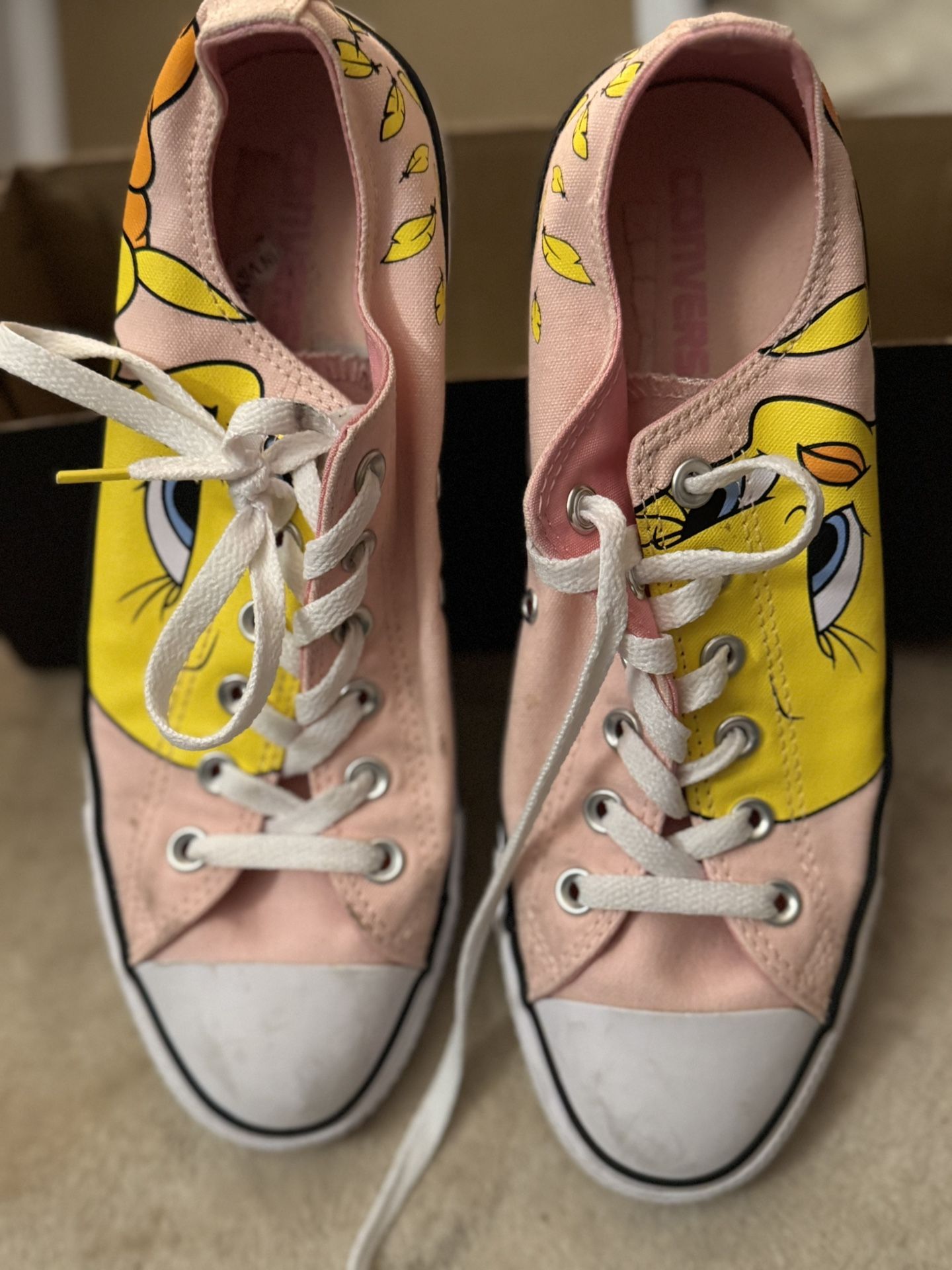 Looney Tunes Tweety Bird Collector Converse Sneakers