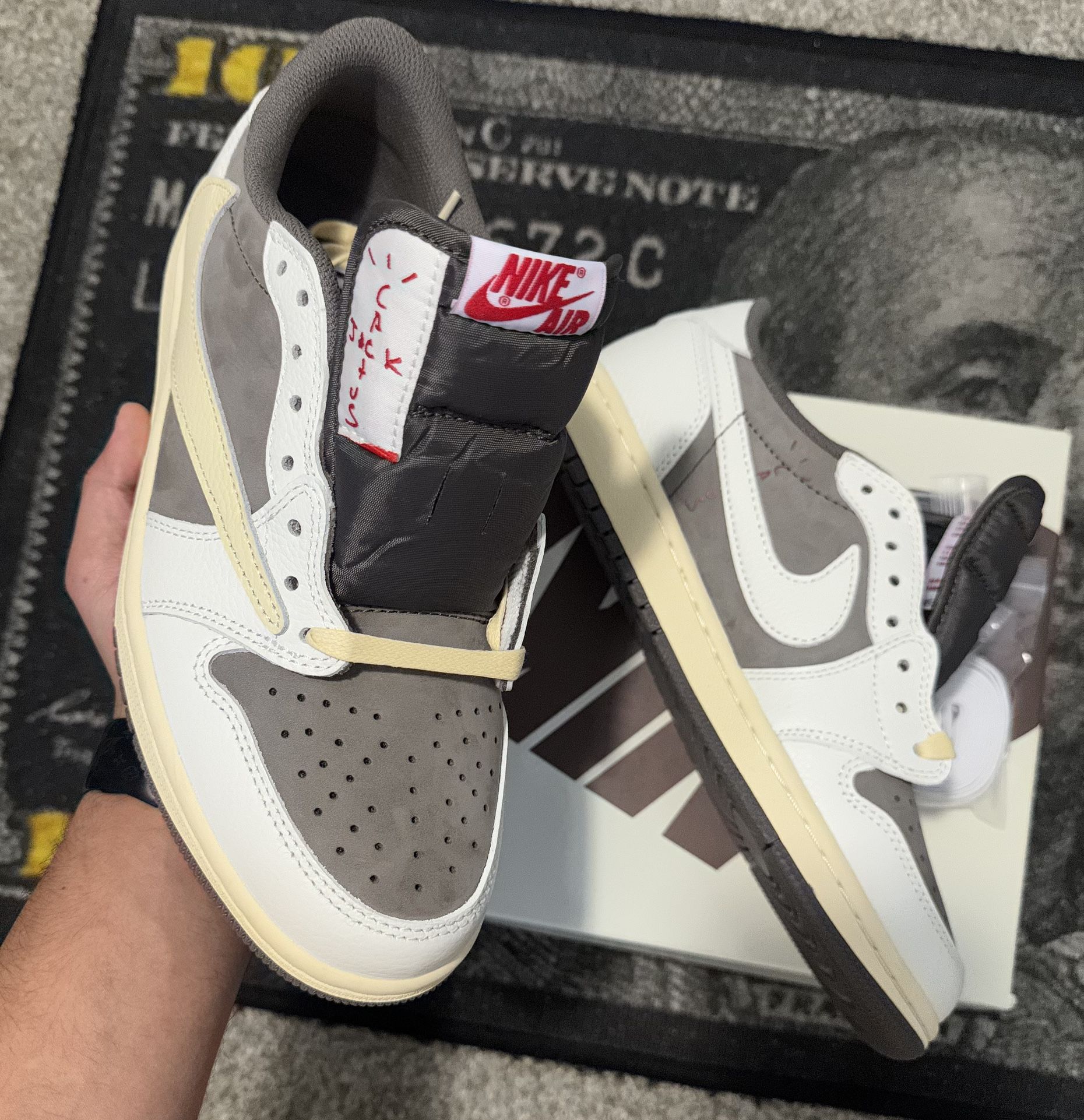 🔥 Air Jordan 1 Low "Travis Scott"