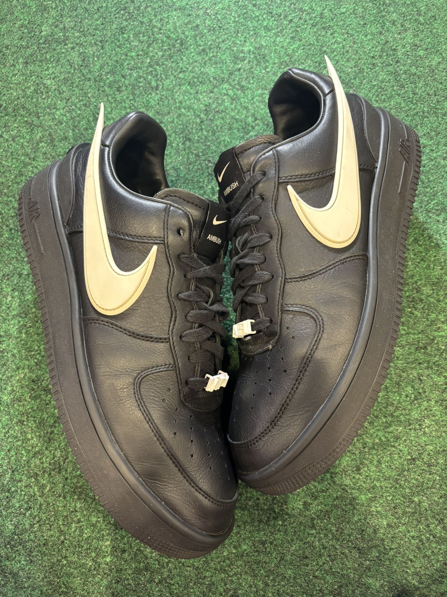 NIKE AIR FORCE LOW AMBUSH SIZS 12