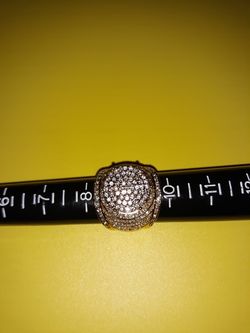 Beautiful Ladies Crystal ring