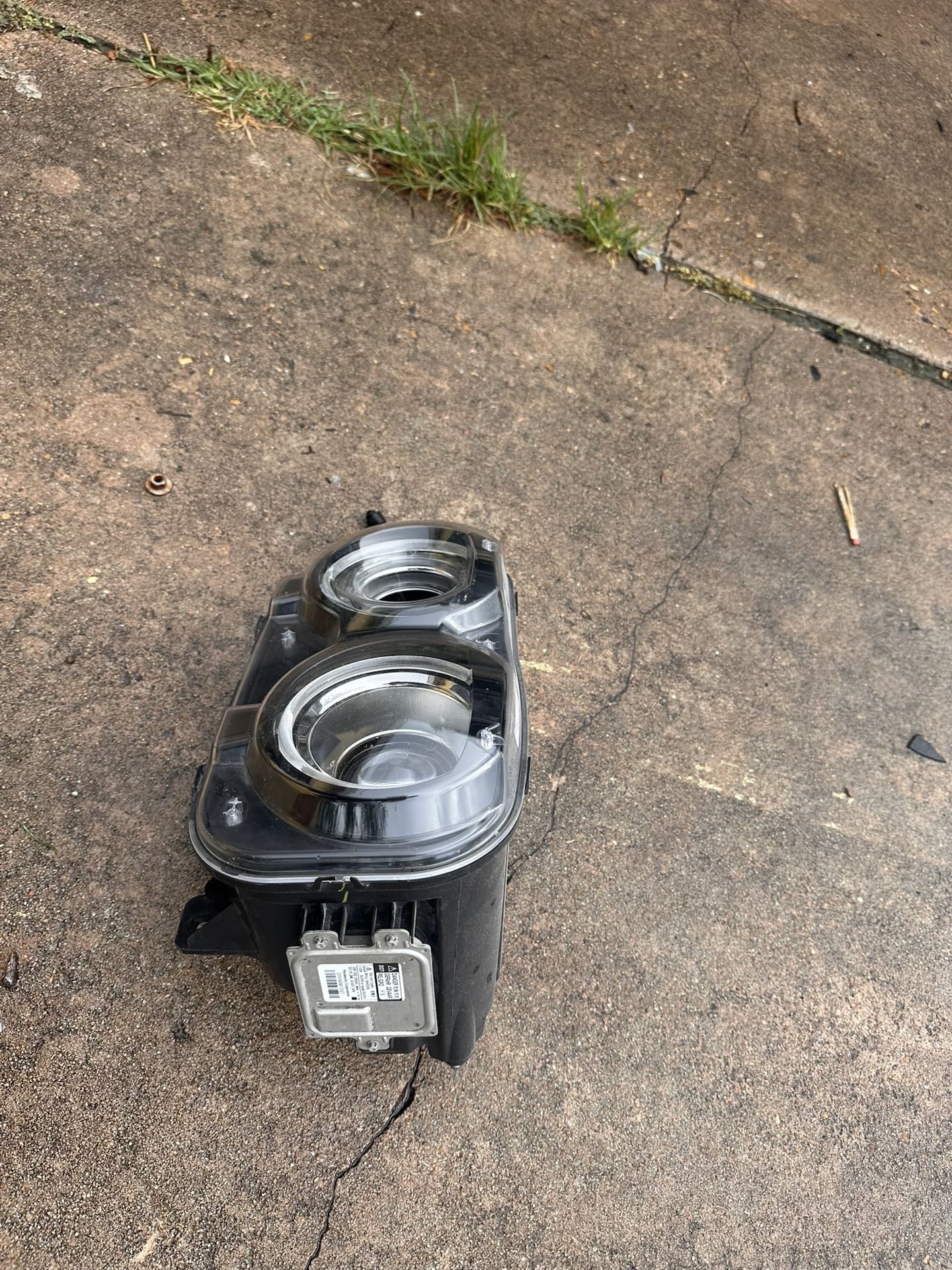 2020 Challenger Headlight Xenon 