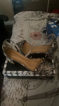 Snake skin wedge dress shoe Sz11