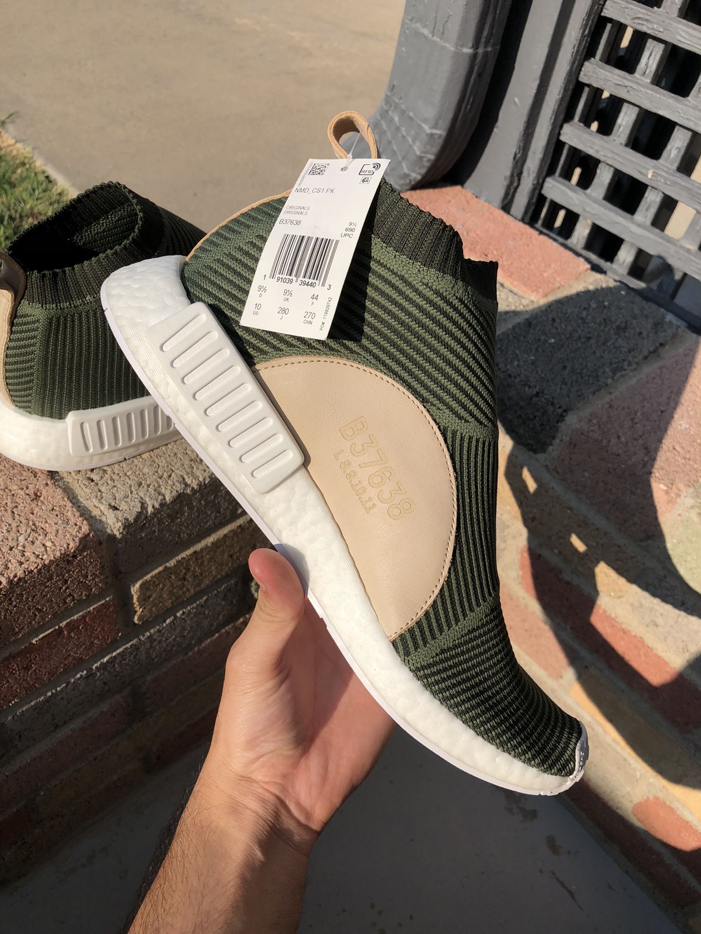 Nmd r1 primeknit night cargo size 10