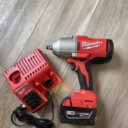Milwaukee M18 1/2 Impact Wrench Kit 