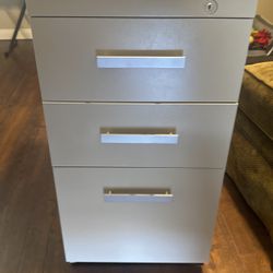 Used In Excellent Condition Beige Three Drawer Filing Cabinet