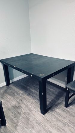 Dining table set
