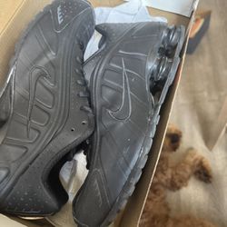 size 10 Women 8 And A Half Men Slightly Used 