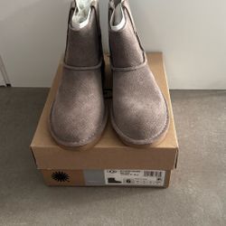 New Ugg Classic Unlined Perf Women Size 6
