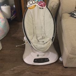 4Moms Mamaroo Baby Swing