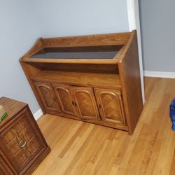 Dresser/stand 