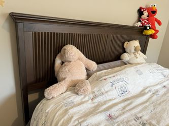 Queen bed frame - Solid wood