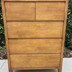 Silk and Snow Oak 5-Drawer Dresser/Chest of Drawers