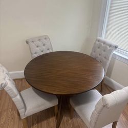 Modern Living Room & Dining Room Set – Excellent Condition