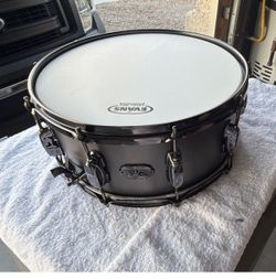 TAMA metal works snare Black Nickel 14x6.5  like new