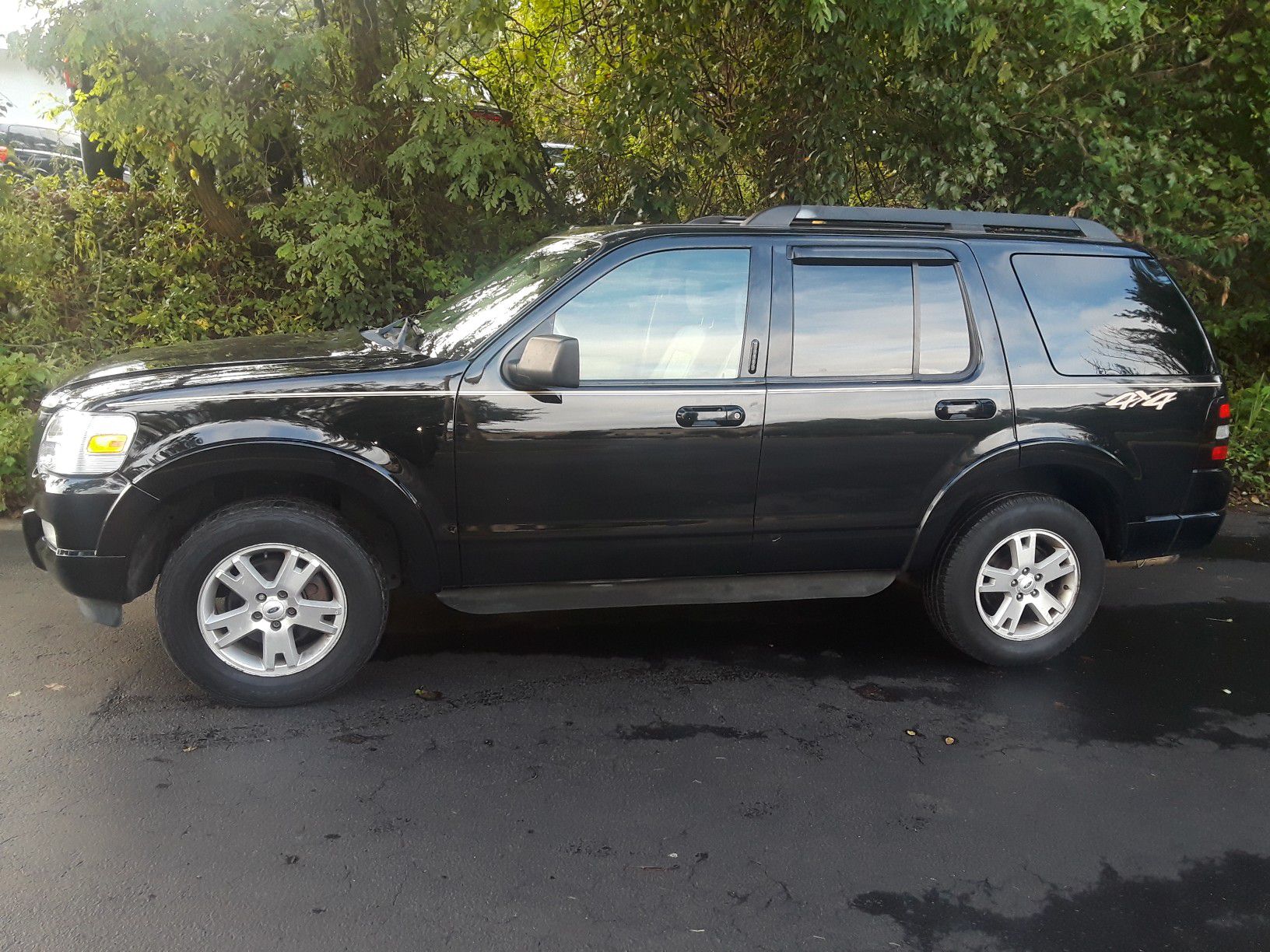 2008 ford explorer 3rd row seat 7 passegers 4x4