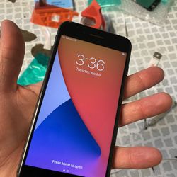 iPhone 8 Plus Unlocked For All Carriers 