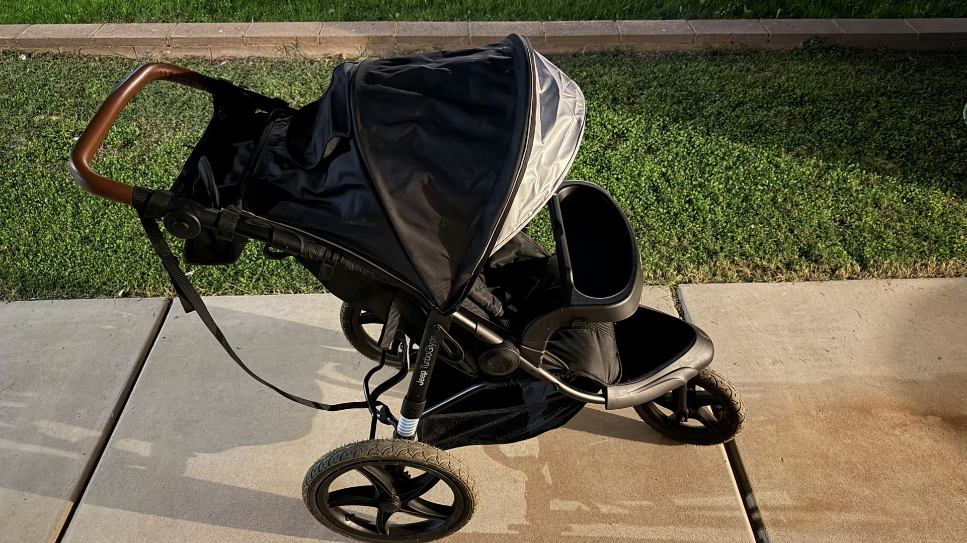 Jeep TurboGlyde Jogging Stroller 