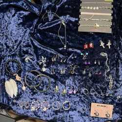 Jewelry - 31 pieces