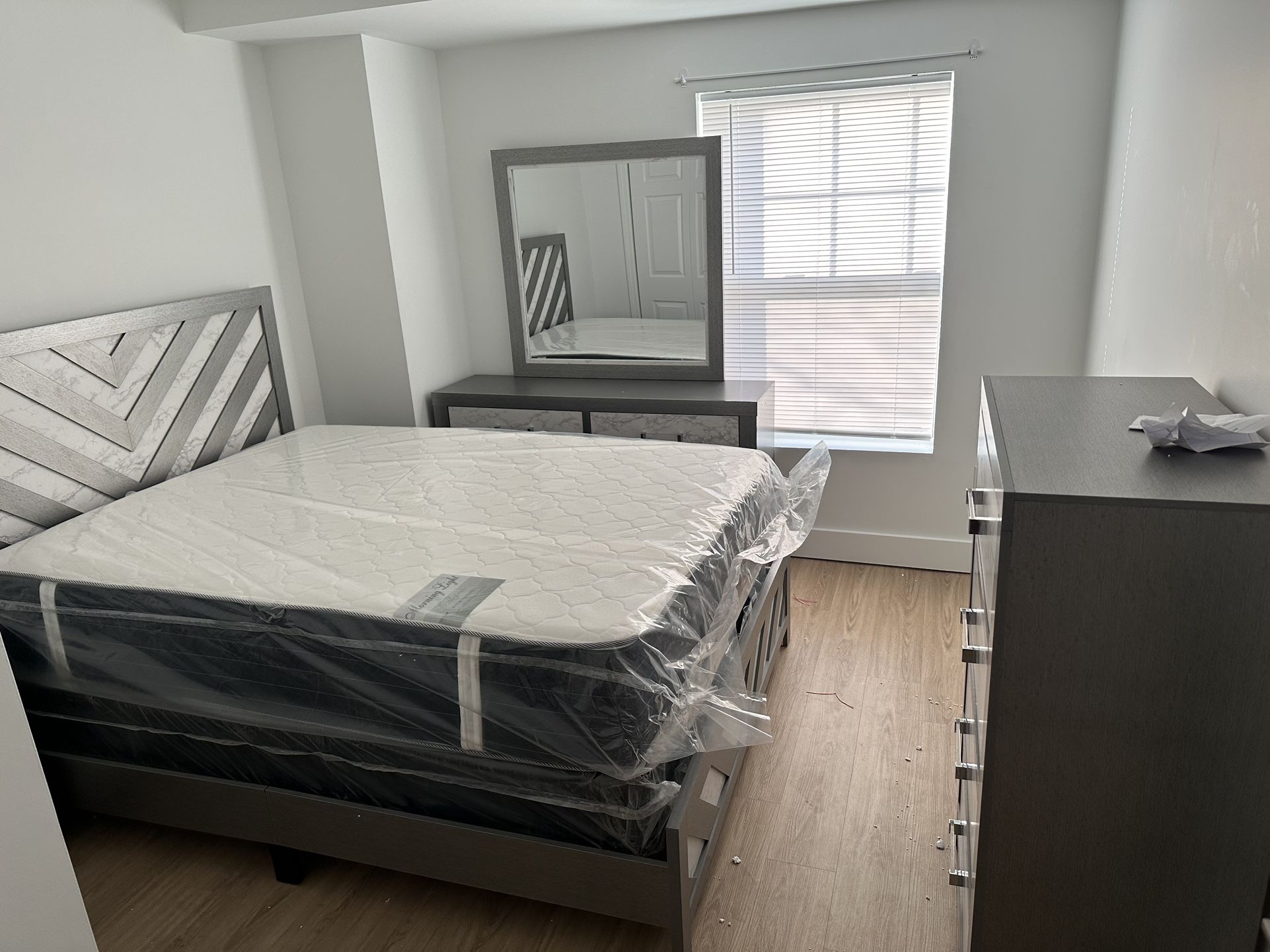  Complete Bedroom Set for Sale - Great Price, Excellent Condition!"