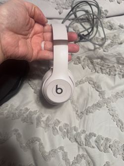 Beats Solo Over-Ear Headphones White pink