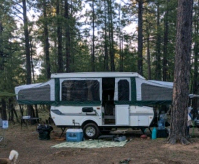 Starcraft pop up camper/trailer