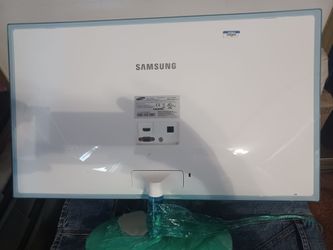 White samsung 24" screen for pc
