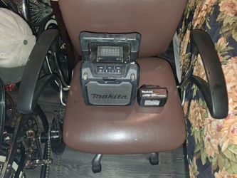 Makita speaker/ battery