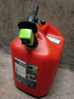 Scepter 5-Gallon Plastic Gasoline Can