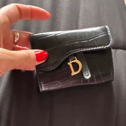 💝High-quality  Wallet 💝Material Made from premium Pu leather, this wallet is notonly stylish but also durable and resistant to wearand tear