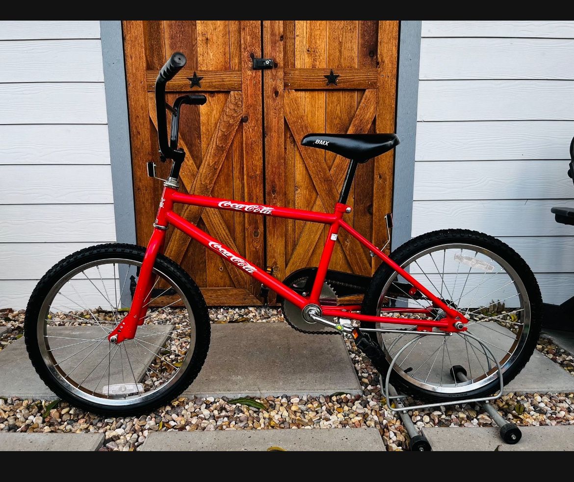 Beautiful Vintage 1987 Coca Cola BMX Bike for Sale in Houston, TX