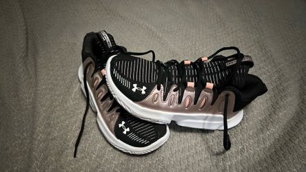 Under Armour sz 8