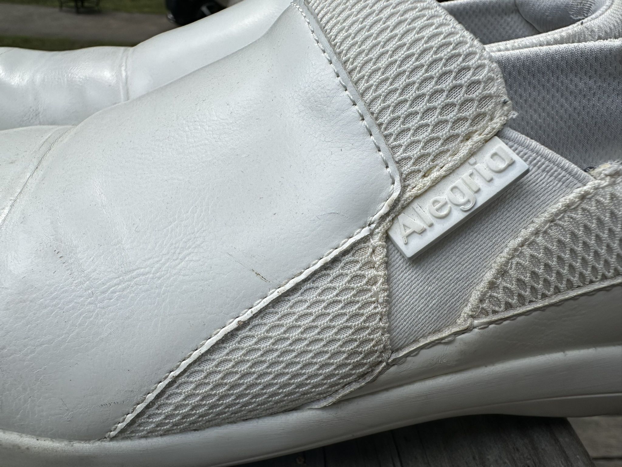 White Alegrias