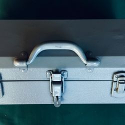 Vintage Collectable Kennedy 1017-025125 Metal Case 