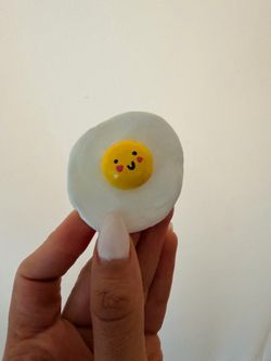 Egg magnet