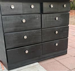 Black wooden 10 drawer dresser