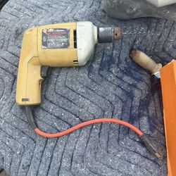 vintage Black & Decker 3/8-inch variable-speed reversible corded drill (Model 7127