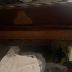 ANTIQUE FEDERALIST STLE SECRETARYS DESK