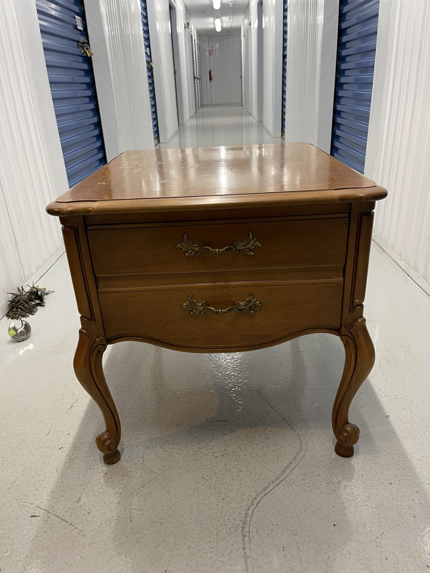 Lane Furniture Country French Provincial End Table / Accent Table