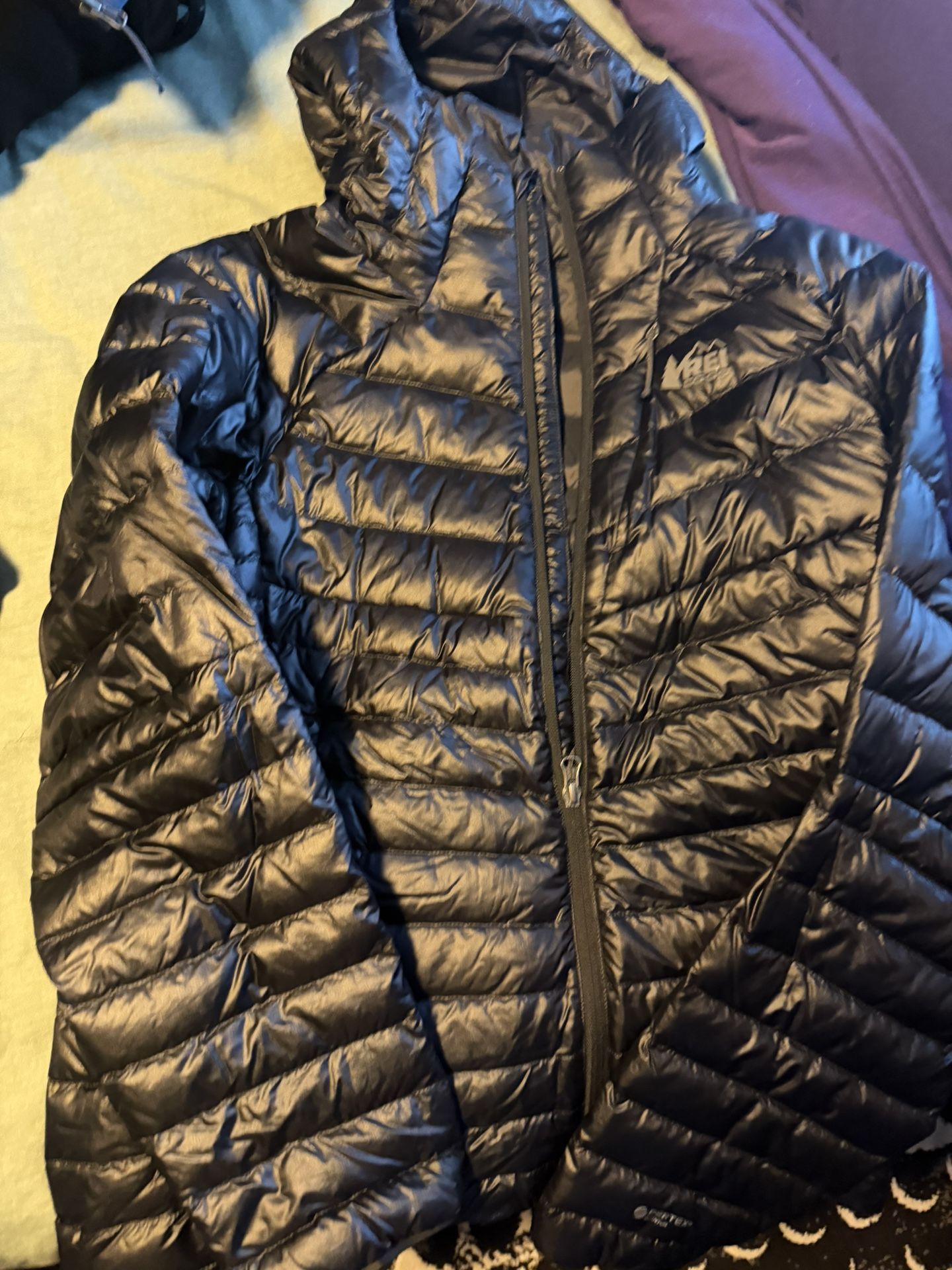 REI Magma 850 Down Hoodie Men’s Medium