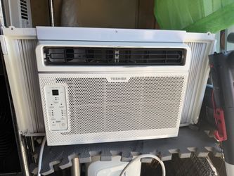 Toshiba 6,000 BTU 115V Window Air Conditioner 250 sq ft