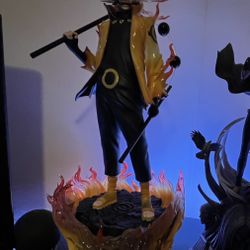 Naruto Statue