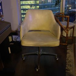 3 Cream Vintage Swivel Chairs