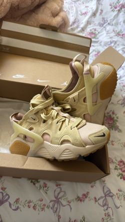Nike huarache craft women’s 5