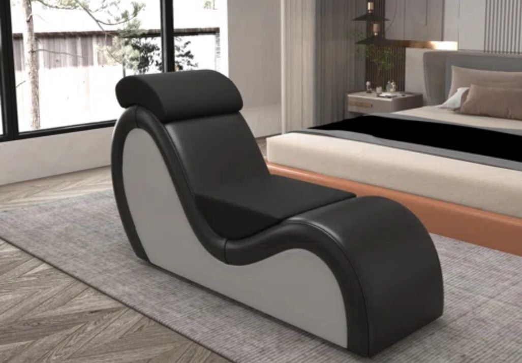Lounge/ Yoga Chair
