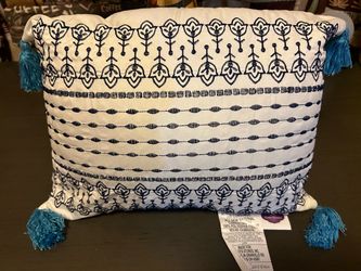 "Creative Dreamers" Embroidered Decorative Cushion 12" x 16"